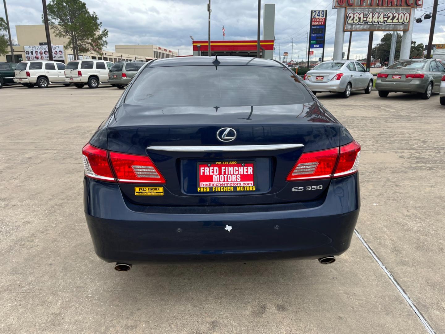 2011 blue /TAN Lexus ES 350 Sedan (JTHBK1EG5B2) with an 3.5L V6 DOHC 24V engine, 6-Speed Automatic transmission, located at 14700 Tomball Parkway 249, Houston, TX, 77086, (281) 444-2200, 29.928619, -95.504074 - Photo#5